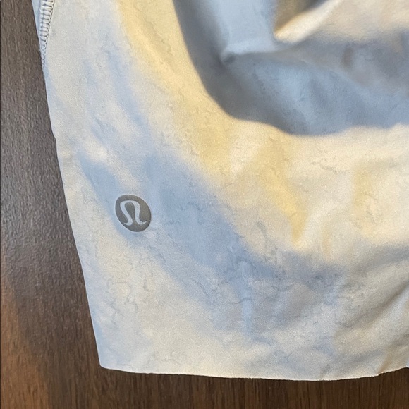 Lululemon Athletica Soft Gray diamond Bike Shorts - Picture 3 of 5